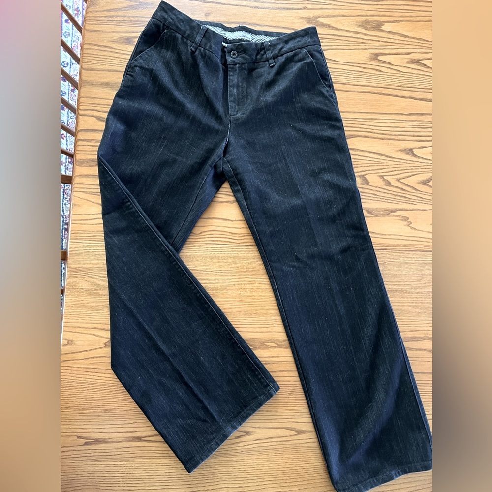 CHICO’S BLACK PLATINUM DRESS JEANS, size 1.5. Dressy and relaxed fit. Washed 1x.